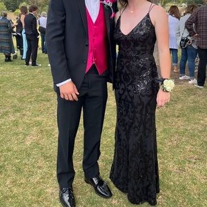 Like new. Worn once. Gorgeous prom dress.